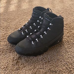 Jordan 9 “Antrhacite”